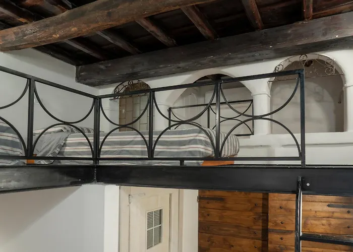Domus Capocci - Rione Monti *