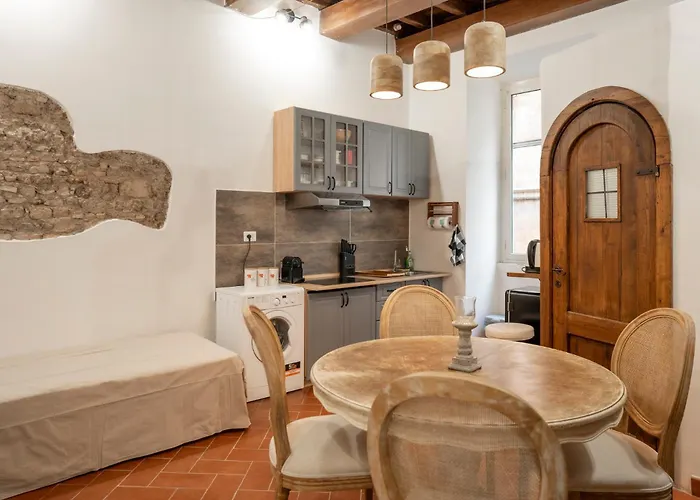 Domus Capocci - Rione Monti Daire Roma